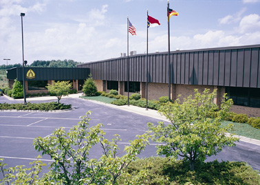 Klingspor磨料磨具, 总部设在海格, Germany, 于1979年在美国山胡桃建立了美国总部和制造工厂.