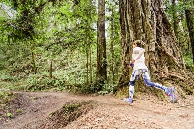 trail running woman