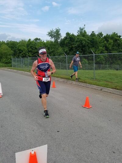 Dawn finishing up the run at the Foothills Sprint Tri