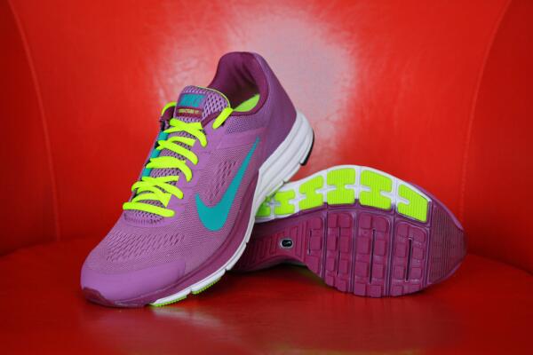 nike zoom structure 17