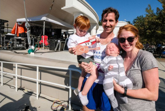 Ben Brown with family after winning 2017 Rock 'n' Roll Mararthon