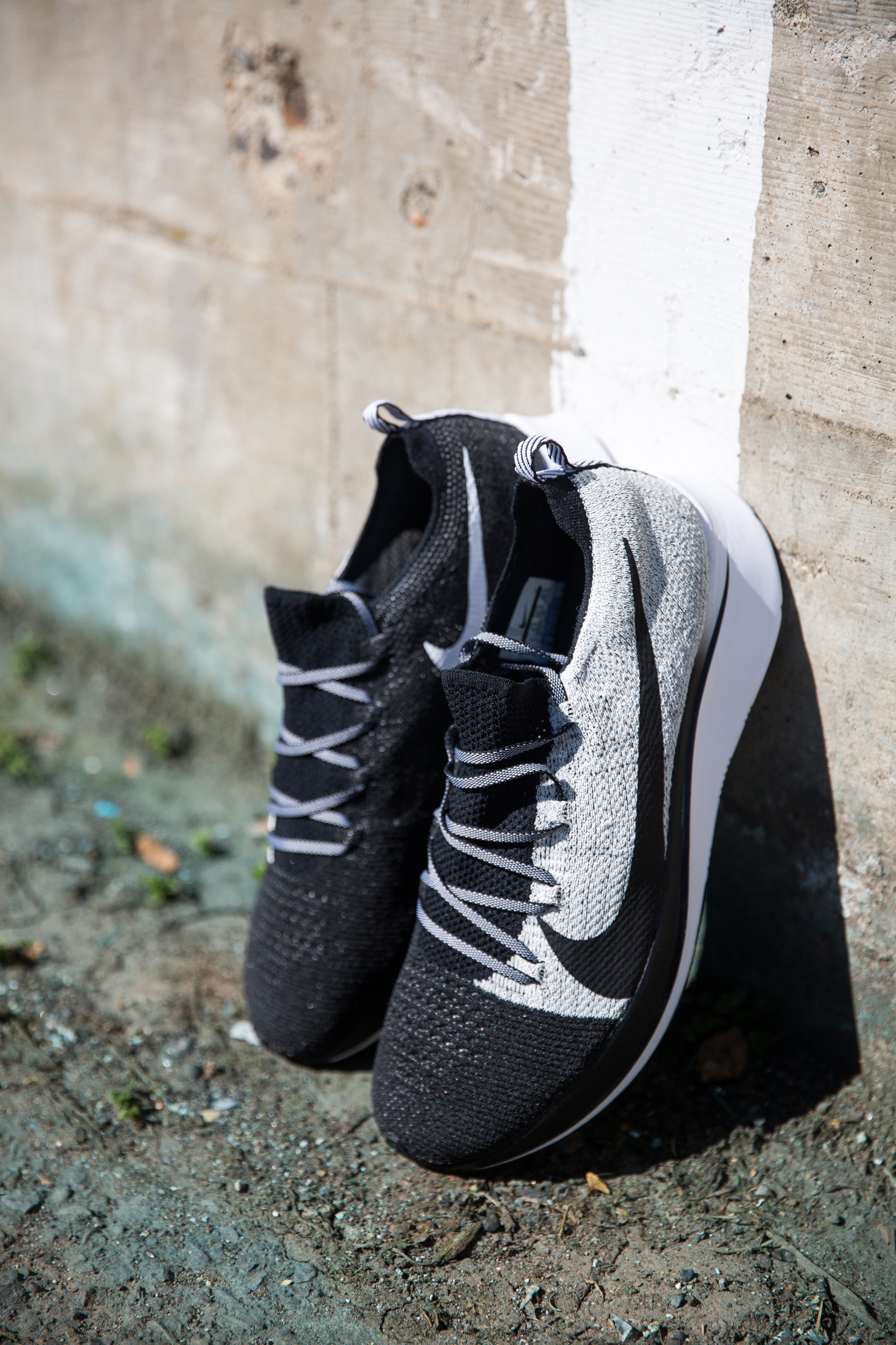 nike zoom fly flyknit black white