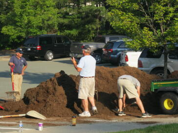 UNC Facilities Crew mulch