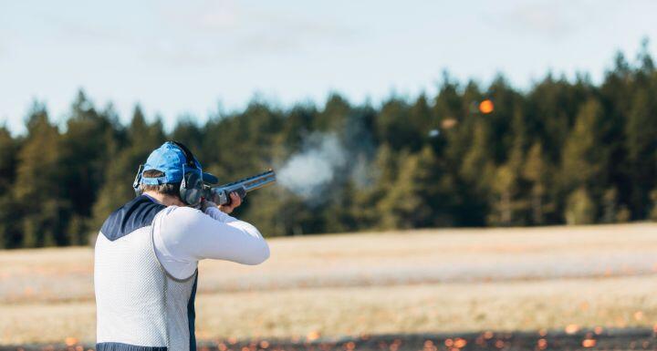 Clay target shooter