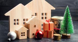 Wooden houses and Christmas tree