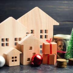 Wooden houses and Christmas tree